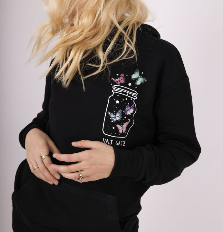 facetune_09-04-2023-10-42-42