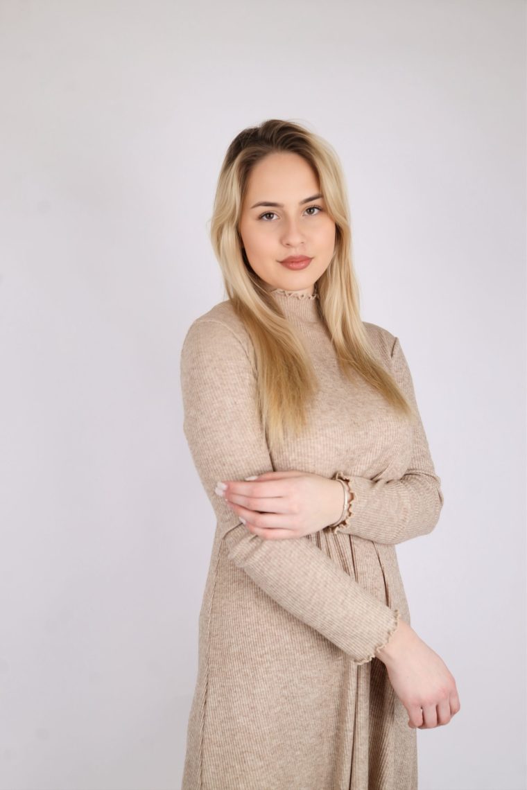 facetune_13-02-2024-16-48-59