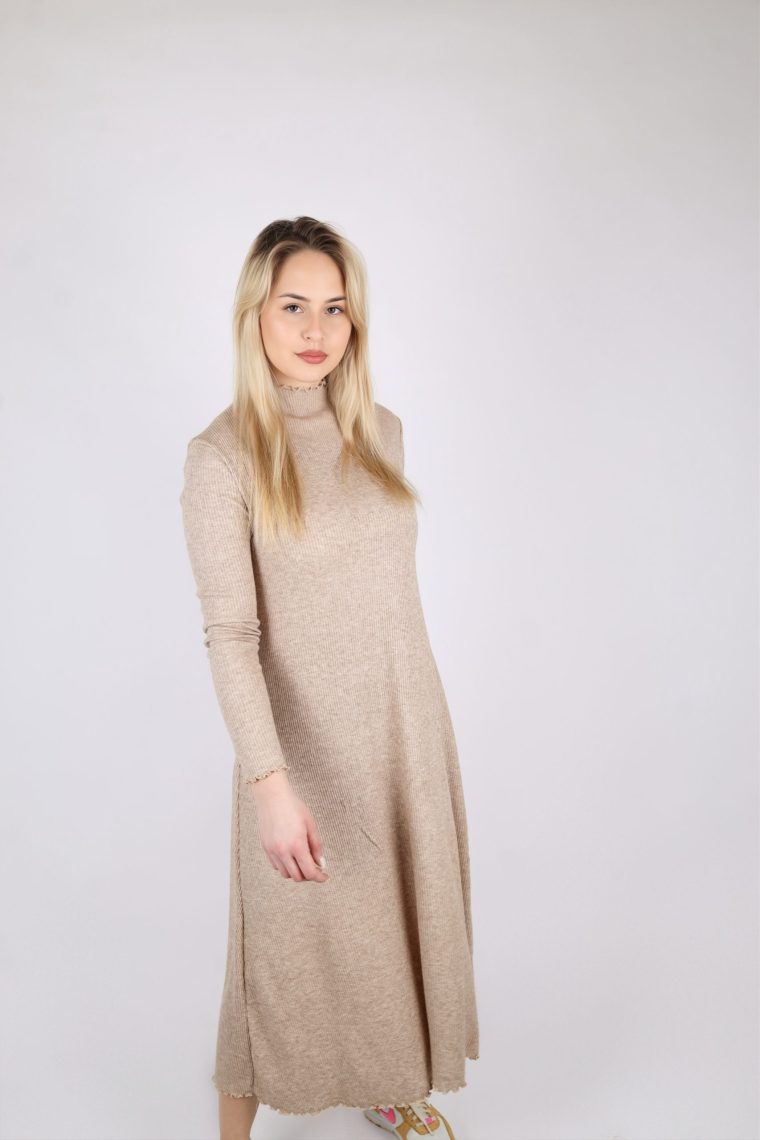 facetune_13-02-2024-16-49-29