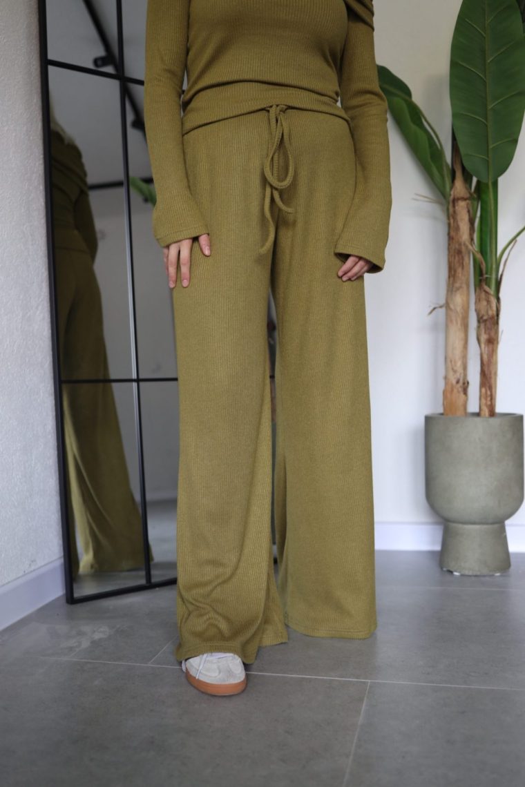 Amelia hlače-Maslinasto zelena